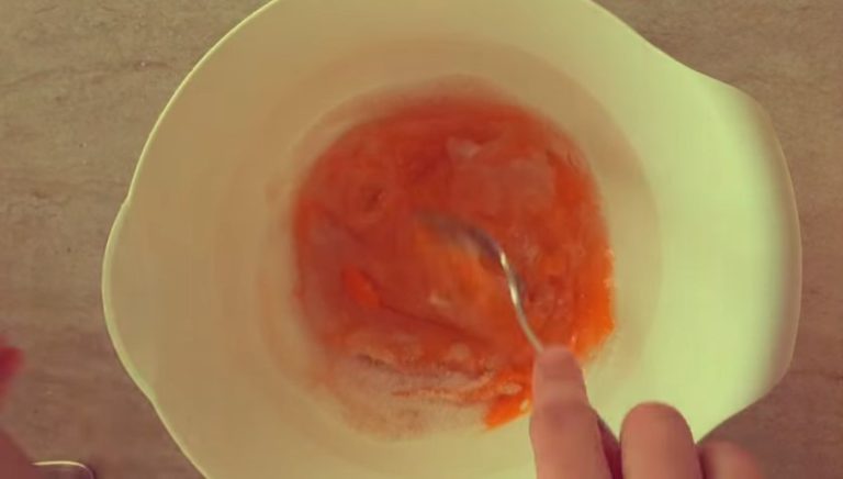 смешиваем яйца