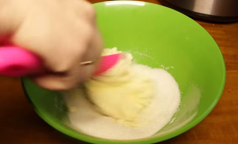 смешиваем масло