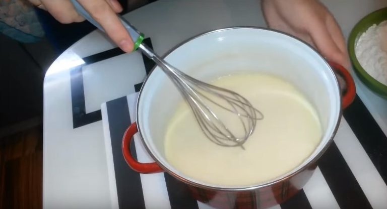 добавляем масло и молоко