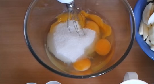 взбиваем яйца