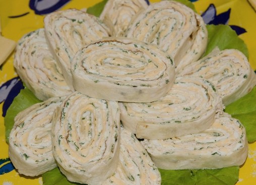 рулет из лаваша с курицей