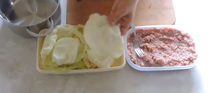 отделяем листья капусты