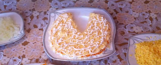 выкладываем картофель