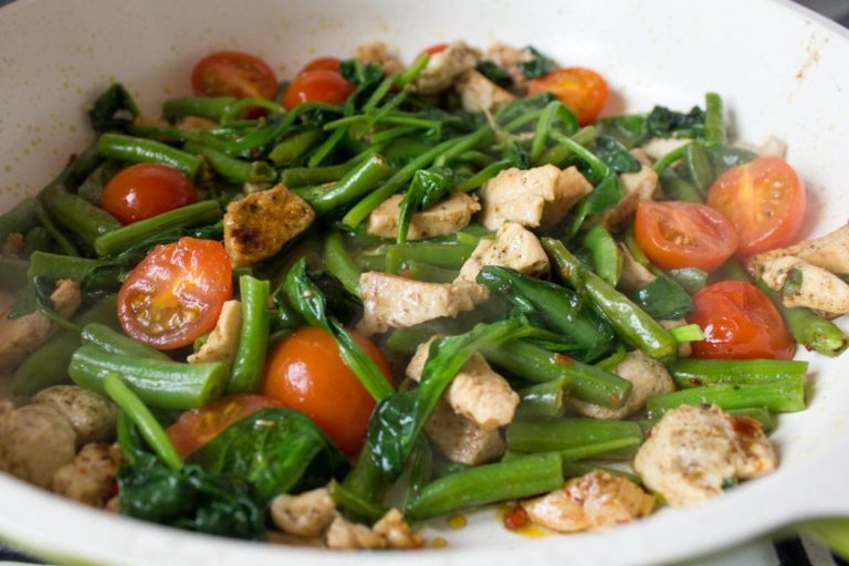 ингредиенты для курицы с фасолью