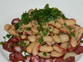 салат охотничий с колбасками рецепт