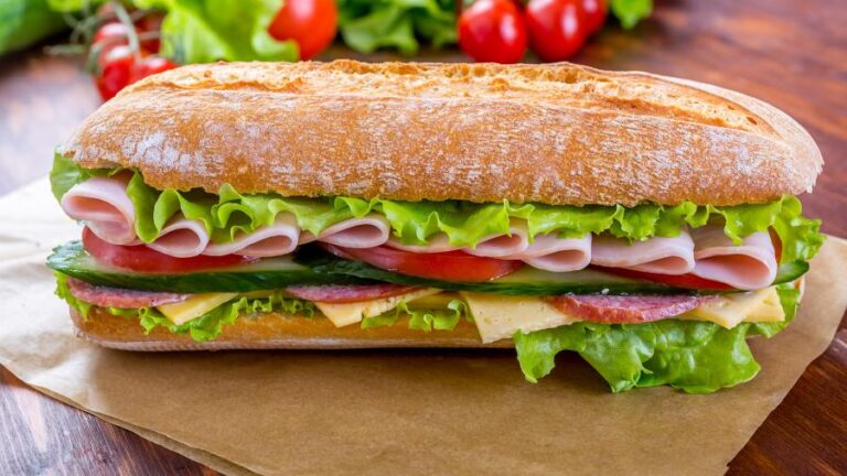 Три вкусных бутерброда: крок-месье, Бан Ми и английский сэндвич с огурцом